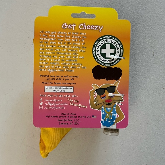 Cheese & Mouse Refillable Catnip Toy - Picture 2 of 2